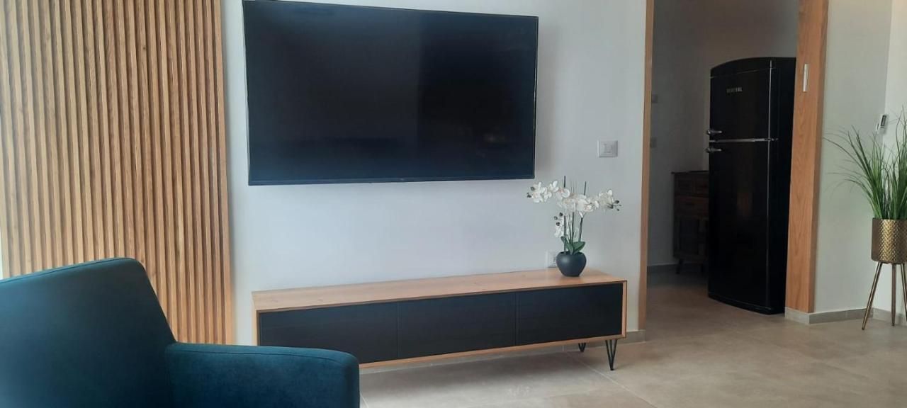 מול הים בקיסריה1 Apartment Ngoại thất bức ảnh
